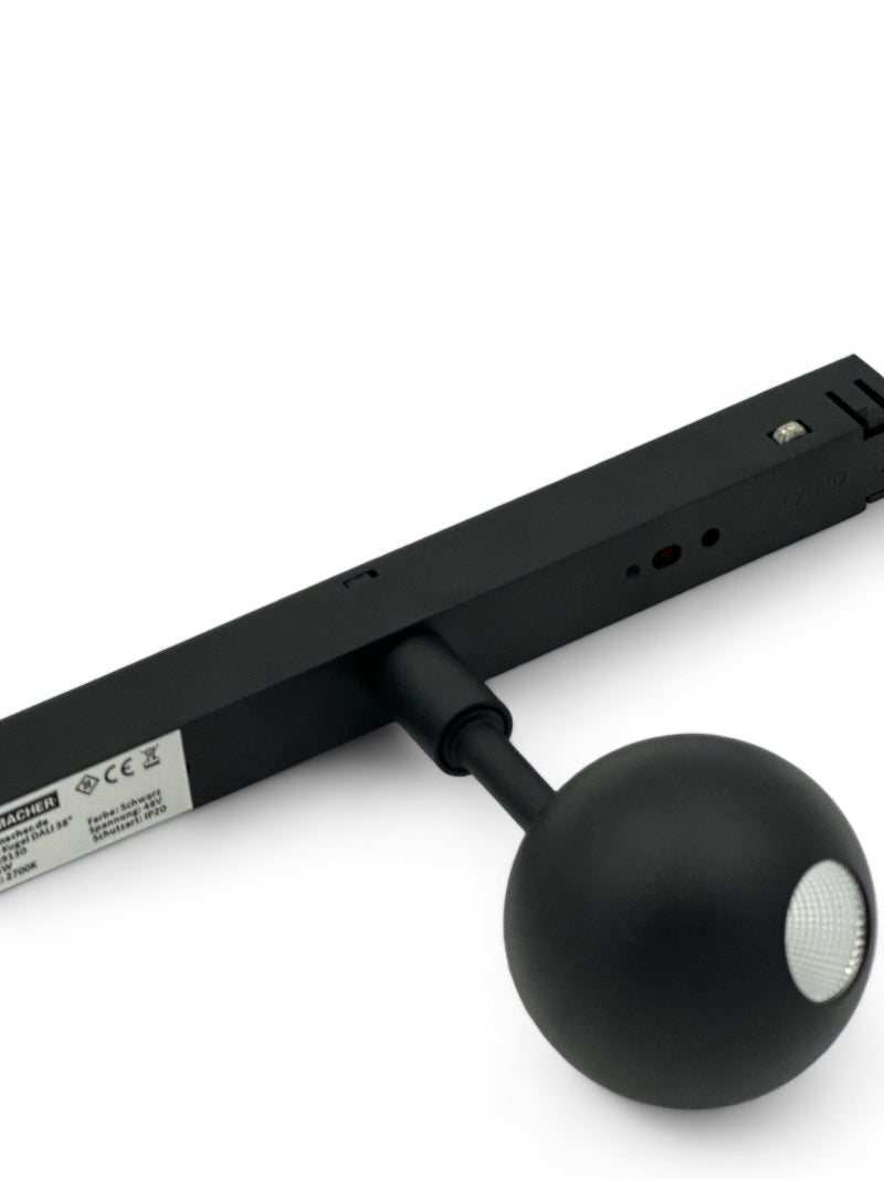 LED Kugellampe für Magentschiene, Artikel 939130 der Lichtmacher GmbH.