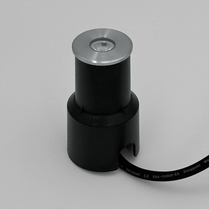 LED Bodeneinbaustrahler Wegbeleuchtung zum Beispiel für den Garten.