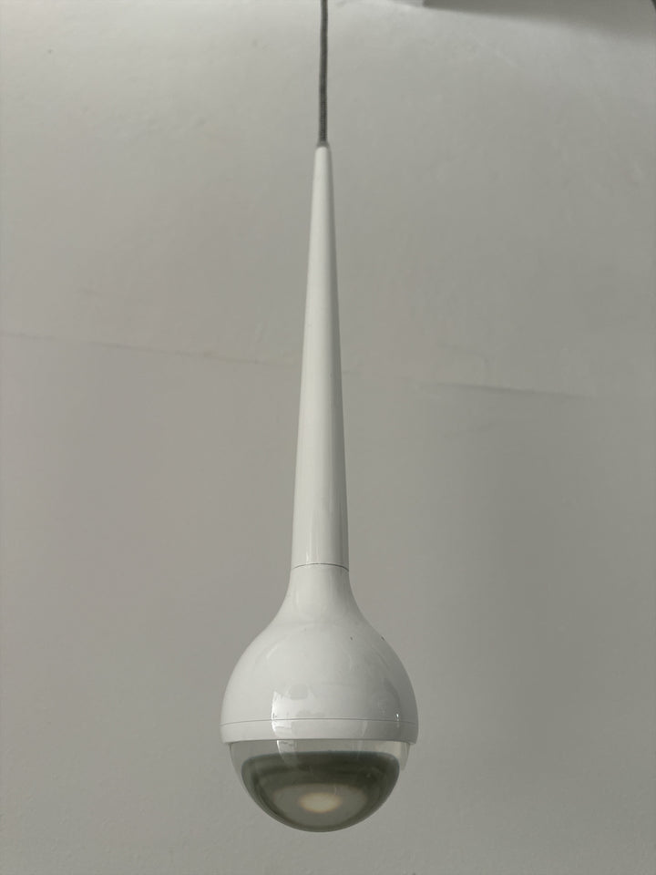 Die wilden 70er Jahre grüßen. Pendelleuchte in Tropfenform im Stil der 70er mit moderner LED-Technik. Artikelnummer 790001, die Lichtmacher.