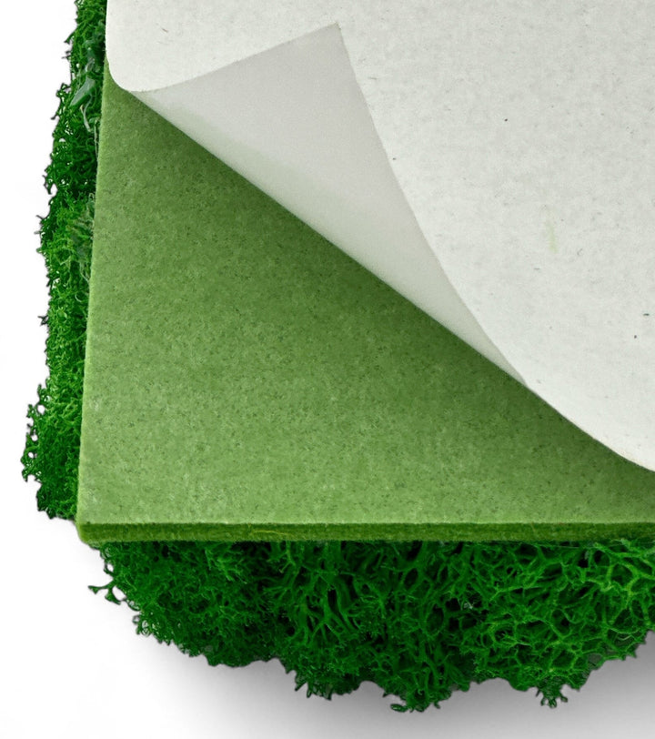 Rückseite einer grünen Moosplatten Deko. Artikelnummer 899004, die Lichtmacher.