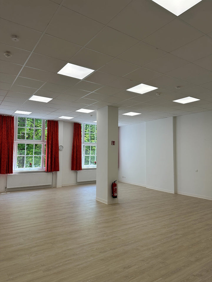 Beispiel einer Raumbeleuchtung mit LED-Einbaupanel, Artikel 906007, die Lichtmacher.