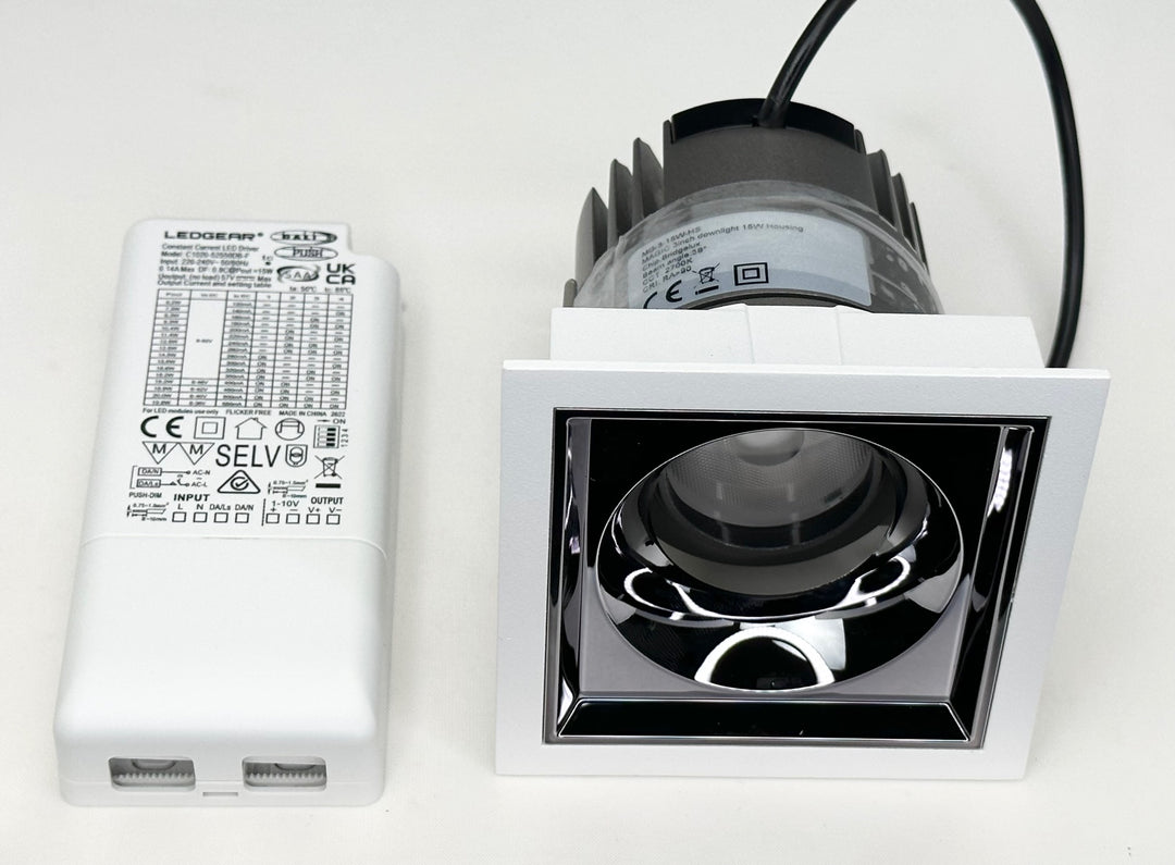 LED Einbaustrahler eckig mit Rahmen "Core", 15W, 2700K, CRI>90, IP20