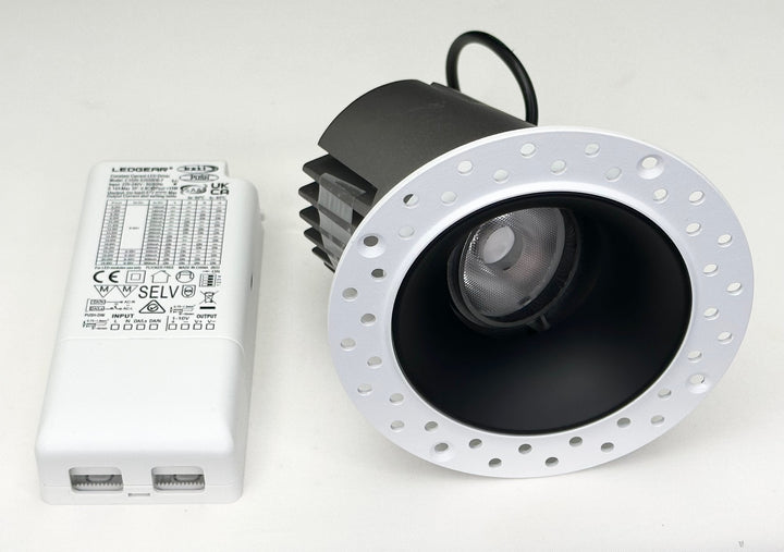 LED recessed spotlight round without frame "Core", 15W, 2700K, CRI&gt;90, IP20