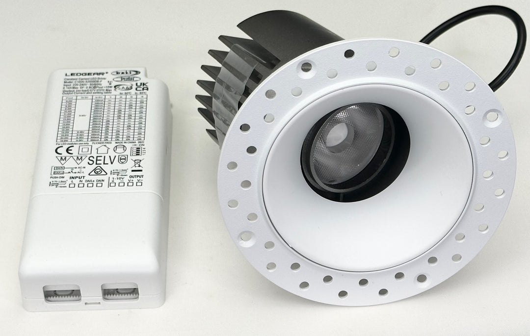 LED recessed spotlight round without frame "Core", 15W, 2700K, CRI&gt;90, IP20
